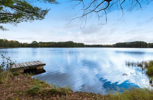 Rhinelander House | Experience Hotter's Cabin: 4-Star Family & Pet Friendly Retreat