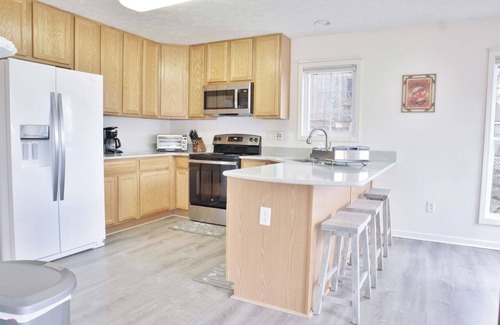 Keezletown House | Vacation Retreat with Hot Tub & Mountain Views - Family Friendly