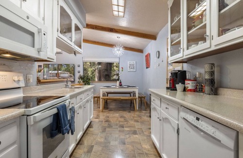Twain Harte Apartment | Relaxing Forest Retreat with Hot Tub & Pet-Friendly Perks