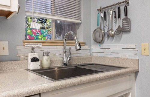 Twain Harte Apartment | Relaxing Forest Retreat with Hot Tub & Pet-Friendly Perks