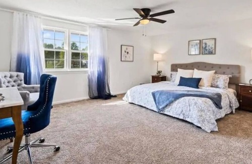 Blue Springs House | HotTub*Pool*Games*GolfCourseView
