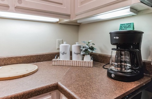 Langston Mile Village House | Unforgettable Hotty Toddy Getaway in Oxford, Family-Friendly!