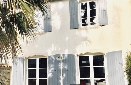 Saint-Clement-des-Baleines House | Relaxing Retreat with Spa & Ocean View, Steps from Beach