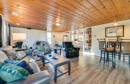 Houghton Lake House | Pet-Friendly Houghton Lake Cottage in Central Location