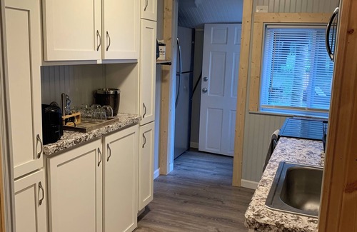Prudenville Cabin | Exceptional Houghton Lake: Pet-Friendly with Breakfast & More