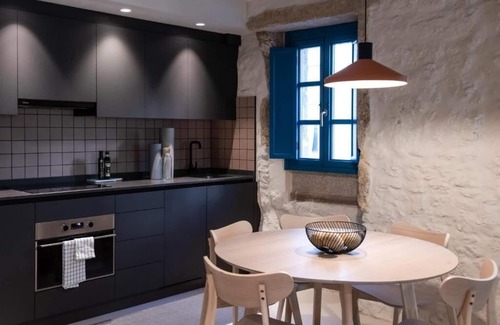 La Coruna Apartment | Elegant Houmi Orzán - Family-Friendly Retreat in Concepcion Arenal