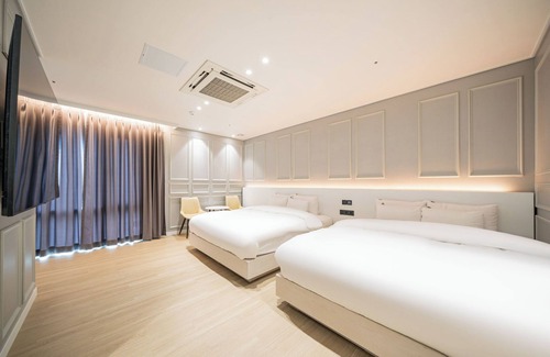 Mokpo Hotel | Eco-Friendly Getaway at HoundHotel Mokpo PeaceSquare