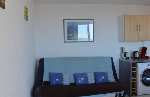 Saint-Pierre-la-Mer House | Villa Fleury: Ideal Family Getaway with Pool & Spa