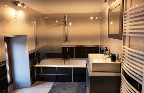 Saint-Andre-de-Majencoules House | Welcoming House with Kitchen & Family-Friendly Amenities