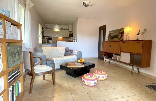 Saint-Martin-de-la-Brasque House | Relax in a House with Vineyard Views in Southern Luberon