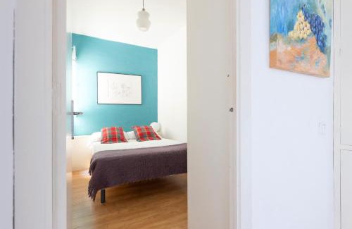 El Baix Guinardo Apartment | Welcoming Lodging Apartments Guell Gaudi for Families
