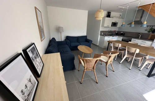 Quend House | Beachside Retreat: Peaceful Home with Outdoor Space