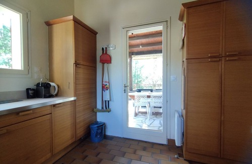 La Palmyre House | Relaxing Retreat with Beach Access, Pool & Private Garden