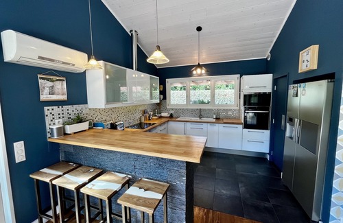 Saubion House | Discover a Coastal Retreat with Heated Pool & Ocean Views