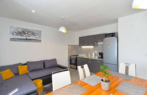 Pomer House | Relax at House 1790/21016 - Pet Friendly & Steps to Beach