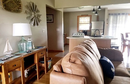 Gallipolis Ferry House | House ∙ 2 bedrooms ∙ 4 guests