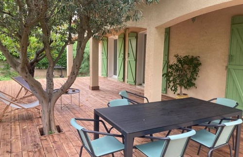 Palavas-les-Flots Villa | Beachside Haven: 2 Minutes from the Ocean with Spa Amenities