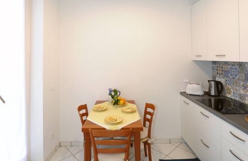 Amalfi House | Cozy House Just Steps from the Sea with Breakfast Included
