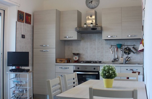 Fossacesia Marina House | Cozy Retreat Just 20 Meters from the Oceanfront