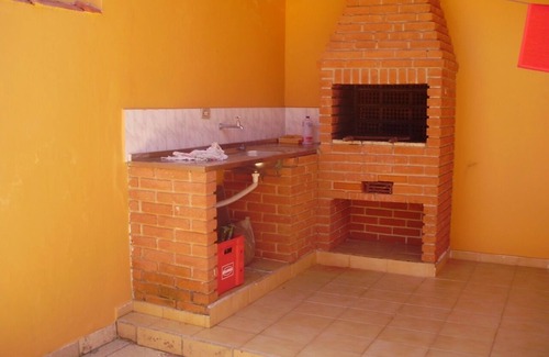 Jardim Casablanca House | Beachside Retreat: 3 Bedrooms for Family Enjoyment