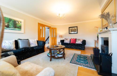 Dingle House | Discover House 23 Ard na Mara: Pet-Friendly Retreat