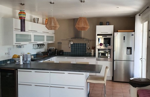 Tourrettes-sur-Loup Villa | Exceptional 3-Bedroom House with Private Pool & Ocean View