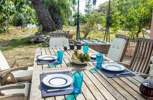Lakithra House | Family-Friendly House with Kitchen and Pet-Friendly Options