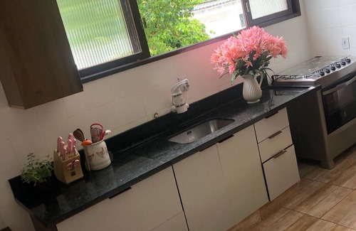 Cabecudas House | Beachside Retreat with Pool and Kitchen – 10/10 Rating