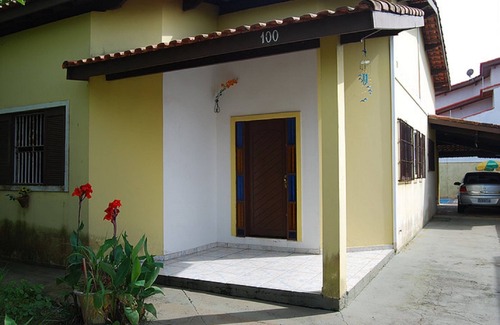 Raul Cury House | Ideal House 3 Dorm with Pool Near the Beach & Great Amenities