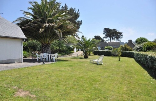 Trebeurden House | Seaside Retreat: House with Garden Near ILE GRANDE