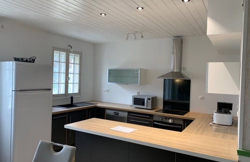 Denneville House | House 30m from the beach - 11 to 15 people - sea view from the first floor - dogs accepted