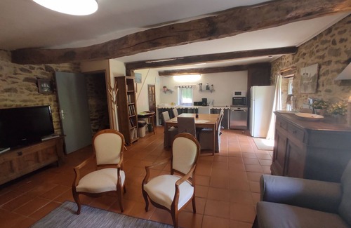Brech House | Relaxing Retreat for 4-5 near Auray with Pool & Spa