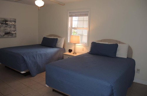 Calabash House | Budget-Friendly Retreat with Kitchen Amenities Awaits You