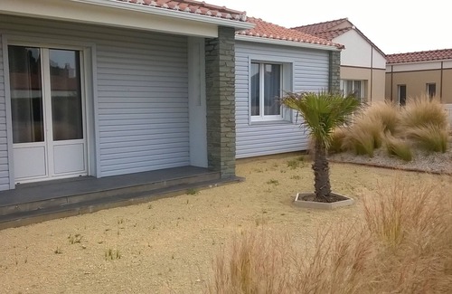 Saint-Hilaire-de-Riez House | Cozy Retreat for 4 with Oceanfront Views Near the Beach