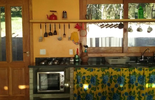 Goncalves House | Cozy House for 4 in Scenic Gonçalves with Full Kitchen