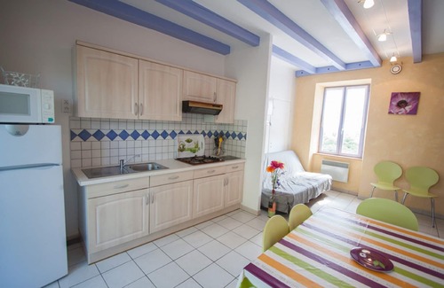 Montreal House | HOUSE 4A: Breathtaking Views with Pool & Pet-Friendly Joy