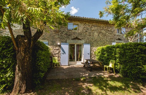 Montreal House | HOUSE 4A: Breathtaking Views with Pool & Pet-Friendly Joy