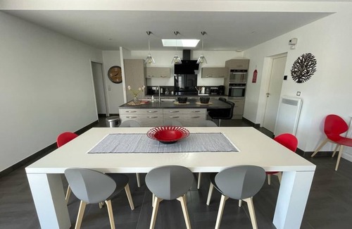 La Bree-les-Bains Villa | Relax at House 5* with Pool & Ocean Views in La-Brée-Les-Bains