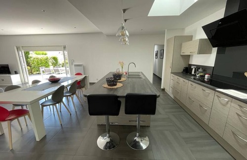 La Bree-les-Bains Villa | Relax at House 5* with Pool & Ocean Views in La-Brée-Les-Bains