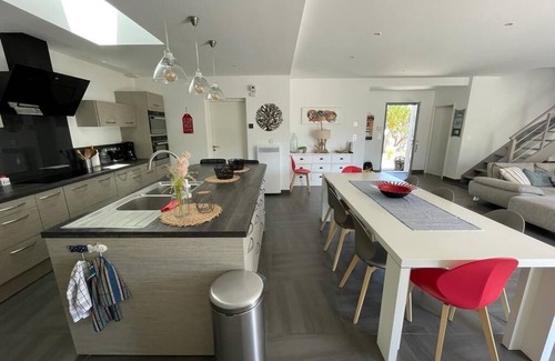 La Bree-les-Bains Villa | Relax at House 5* with Pool & Ocean Views in La-Brée-Les-Bains
