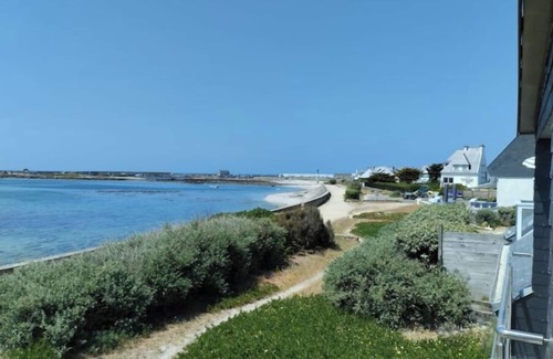 Penmarch House | House 50 metres from the sea