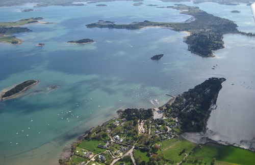 Arradon House | Cozy Retreat for 6 with Sea View Near Gulf of Morbihan