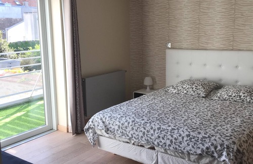 Wimereux House | Family-Friendly House with Pool Near Beach and Ocean Views