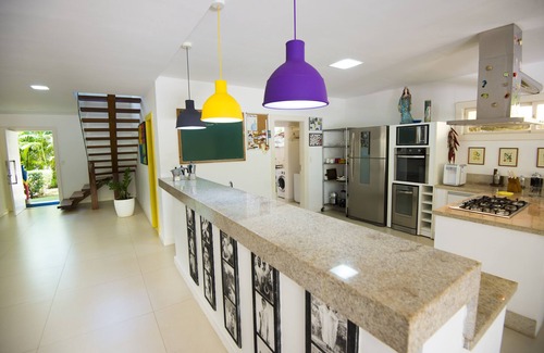 Praia do Forte House | Ocean View Retreat: 90 Meters from the Sea, Guest Rated 10/10