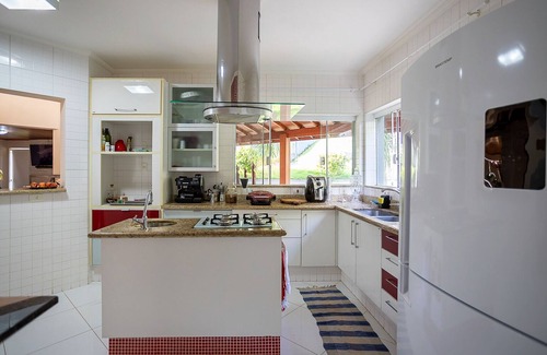 Tres Pontes Cottage | Discover House 996: Secure Retreat in Fazenda Orypaba