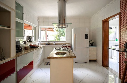 Tres Pontes Cottage | Discover House 996: Secure Retreat in Fazenda Orypaba