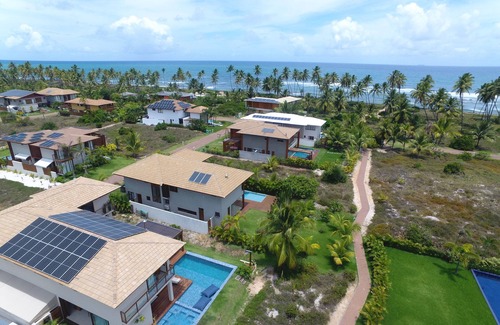 Mata de Sao Joao House | Cozy Retreat Just Steps from the Beach with Ocean View