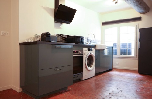 Aix-en-Provence Historic Centre Apartment | Experience House Alberta: Top-Rated City Center Retreat