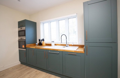 Farningham House | Family-Friendly Stay at House and Annex Awaits You