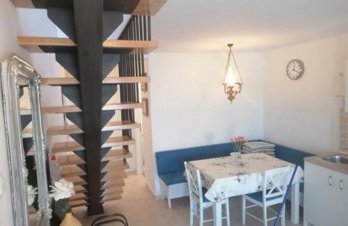 Miholascica House | Pet-Friendly Retreat: House Antonio in Miholascica Awaits